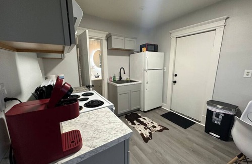 Springfield Apartment | Perfect stay for couples