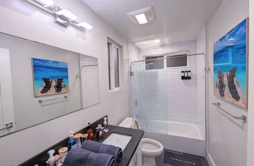 NoHo Arts District House | Perfect stay for Universal Studios!