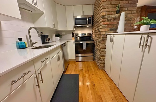Lakeview Apartment | Perfect Stay - Modern 2BR Unit