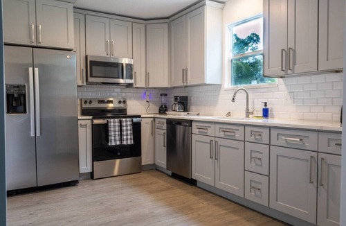 Murray Hill House | ~Perfect Stay Says Garrett Sleeps 7 Spa & Hammock~