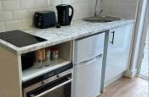 Botwell Apartment | Perfect Stay With Dallas Studio