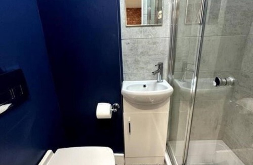 Botwell Apartment | Perfect Stay With Dallas Studio