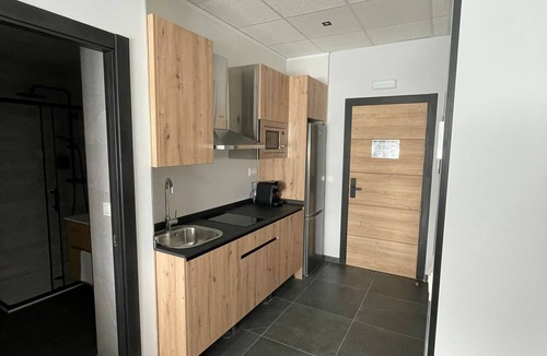 Parla Apartment | Perfect Studio: Near Warner, Madrid and Toledo 4.5