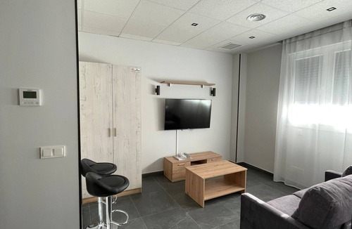Parla Apartment | Perfect Studio: Near Warner, Madrid and Toledo 4.5