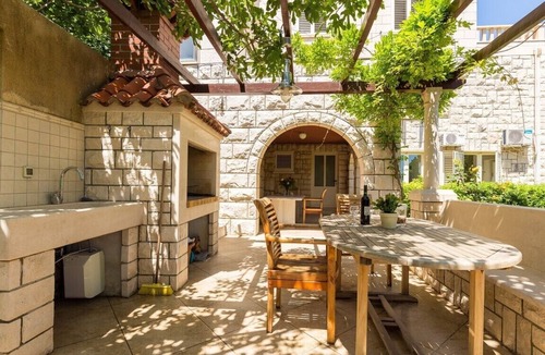 Gorica Apartment | Perfect studio with garden next to Rixos Hotel