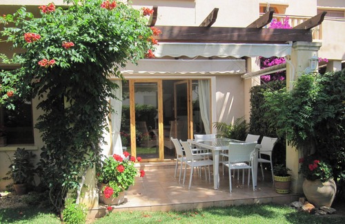 Javea House | Perfect Summer/Winter let.Ideally Located for Beach/Rests/Shops. Air Con/Wi-f