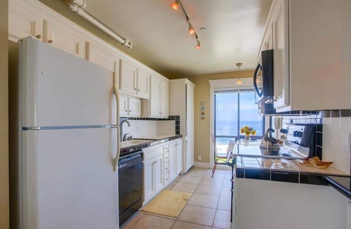 Village of La Jolla Condo | Perfect Sunsets - Unobstructed views of the ocean