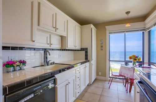 Village of La Jolla Condo | Perfect Sunsets - Unobstructed views of the ocean