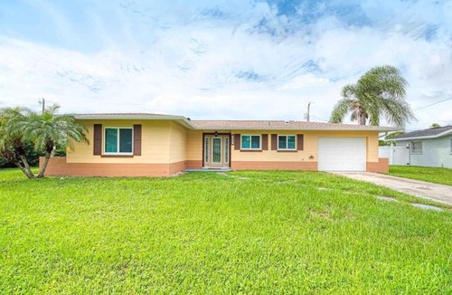 Venice Gardens House | Perfect Vacation Home near beach