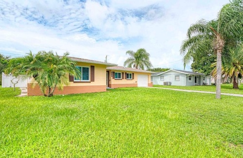 Venice Gardens House | Perfect Vacation Home near beach