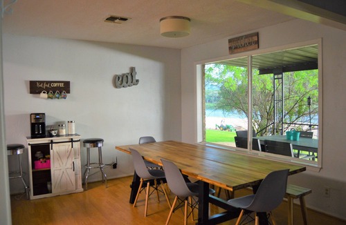 Kingsland House | Perfect waterfront 3/2 for your family getaway