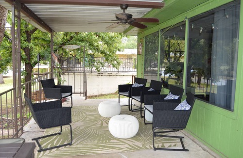 Kingsland House | Perfect waterfront 3/2 for your family getaway
