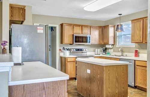 Wylie House | Perfect Wylie Getaway Mins to Historic Downtown!