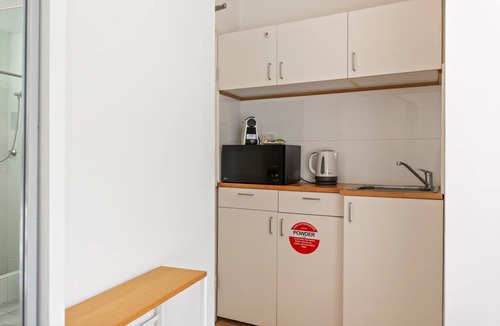 Darling Point Apartment | Perfectly Located Studio by Rushcutters Bay Park