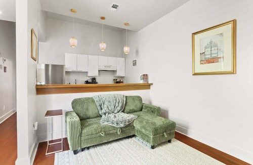Faubourg Delachaise House | Perfectly Located 1 Bedroom I Uptown - Magazine St