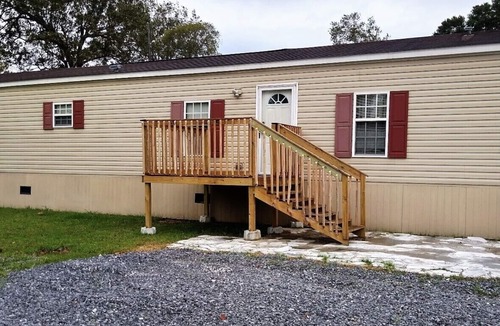 Sunshine House | Perfectly Located 3BR/2BA : 5 mins from Dow !