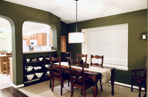 Universal City House | Perfectly located 3BR (no steps) - sleeps up to 7