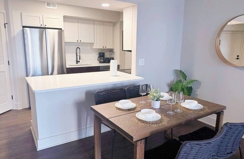 Pentagon City Apartment | Perfectly Located Apt | Steps to Metro & More