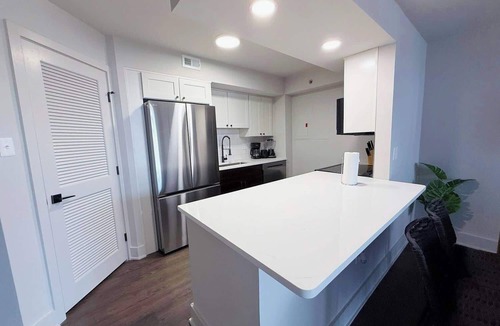 Pentagon City Apartment | Perfectly Located Apt | Steps to Metro & More