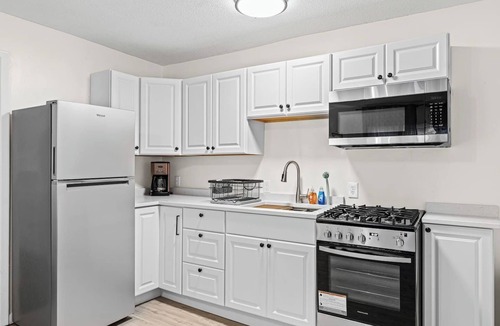 Champaign Apartment | Perfectly located next to downtown Champaign and U of I campus!
