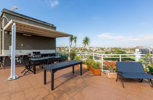 Darling Point Apartment | Perfectly Located Studio by Rushcutters Bay Park