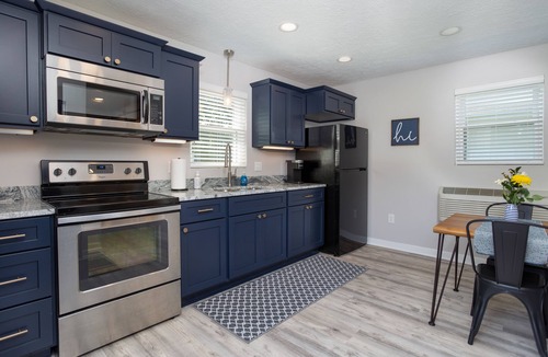 Ashland House | Perfectly Petite!