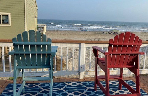 Galveston House | Perfectly situated home 40 steps to the beach in Sea Isle