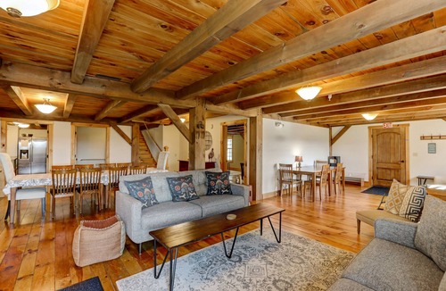 Fairfax Bed & Breakfast | Perfectly Vermont bed and breakfast w/ en suite bath- Hazelnut Room