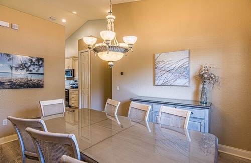 Hernando House | PerfectPointeLakehouse|PvtDock|Kayaks|8ppl|Firepit|ScreenedPatio