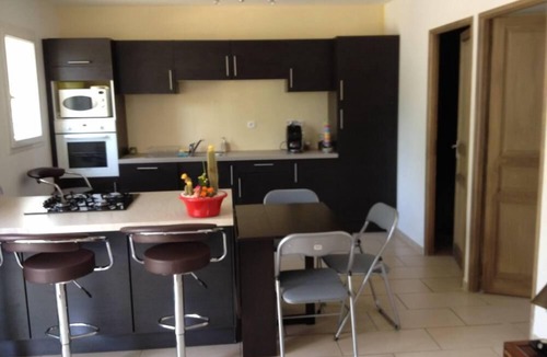 Peri House | Peri: House with garden