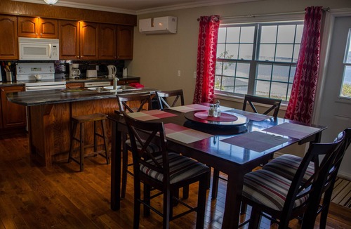 Rocky Harbour Cottage | Peridot By The Shore, Rocky Harbour Newfoundland