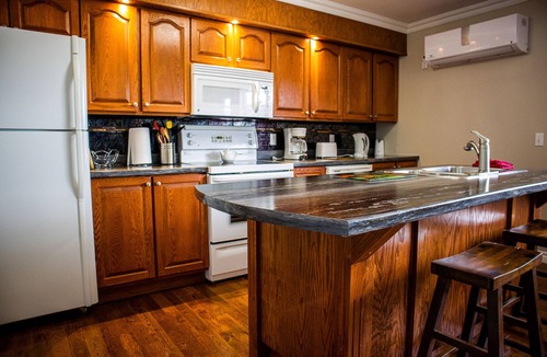 Rocky Harbour Cottage | Peridot By The Shore, Rocky Harbour Newfoundland