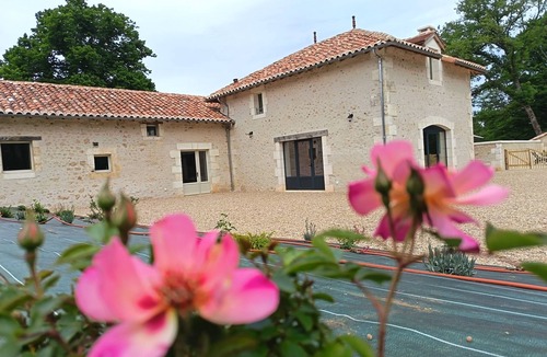 Saint-Pierre-de-Cole House | Périgord. Gite sleeps 8 or 12, private heated pool, space and serenity.