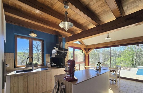 Jumilhac-le-Grand Cottage | Perigord house, pool, pets allowed