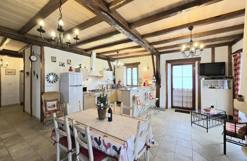 Mazeyrolles Cottage | Périgord house with fireplace near Monpazier