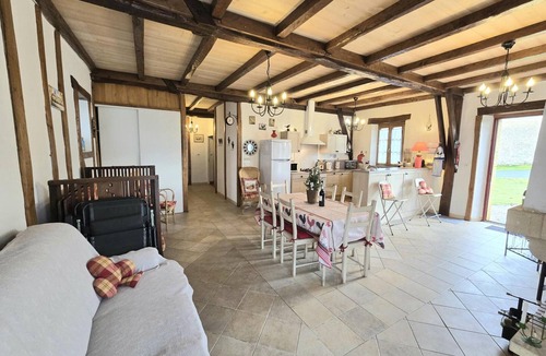 Mazeyrolles Cottage | Périgord house with fireplace near Monpazier