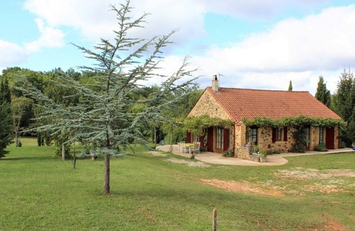 Mazeyrolles Cottage | Périgord house with fireplace near Monpazier