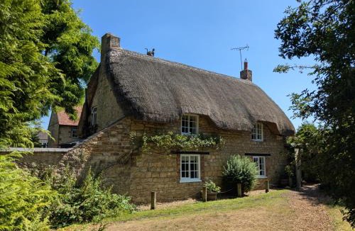 Towcester House | Period Thatched Cottage Towcester