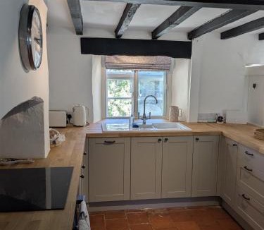 Towcester House | Period Thatched Cottage Towcester