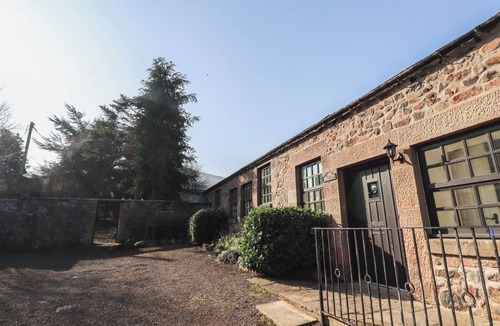 Akeld House | PERIWINKLE, family friendly, with pool in Wooler