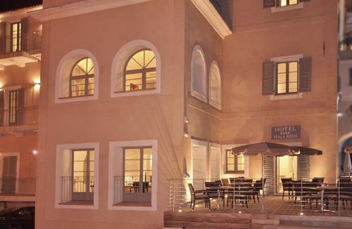 L'Ile-Rousse Hotel | Perla Rossa