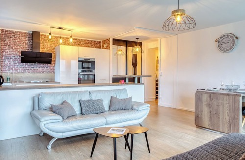 Centre Ville Rive Gauche Apartment | PERLE DE LA SEINE, superbe F3 vue seine et cathédrale