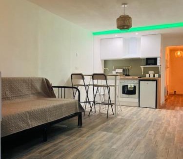 Carnon-Plage Apartment | Perle rare acces direct a la plage