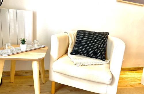 Manosque Apartment | PERLE STUDIO - One Bedroom Apartment, Sleeps 2