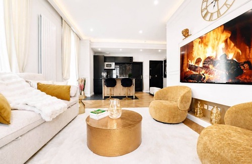 Centre Ville Apartment | Perret Business Suite-Hyper center-Parking available