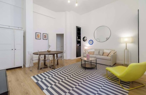 Neuilly-sur-Seine Apartment | Perretti - Spacious Flat 2BDR Paris Neuilly