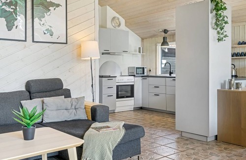 Hals House | "Persa" - from the sea by Interhome