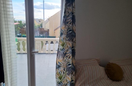 Persan House | Persan Studio avec Terrasse