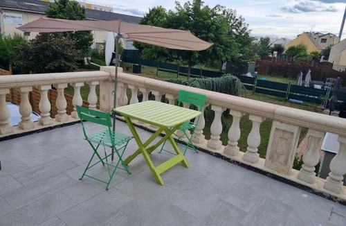 Persan House | Persan Studio avec Terrasse