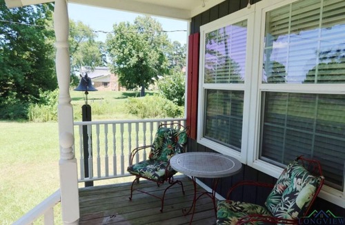 Marshall Cabin | Persimmon Place cozy cabin with AC in Marshall - Perfect for a relaxing getaway